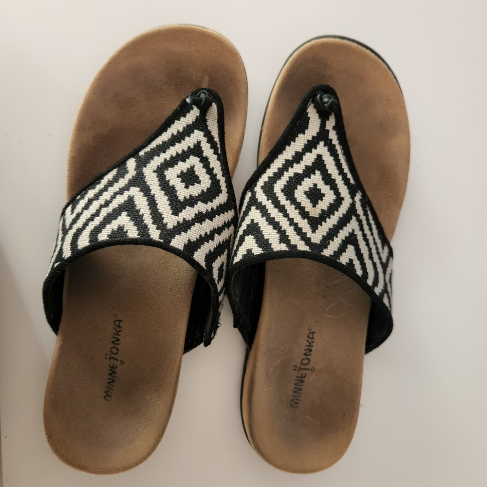 Minnetonka Slides Size 9